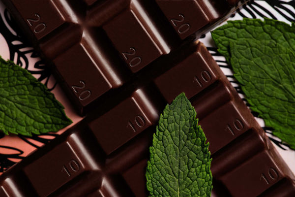 squares of shatter bars with mint leaf